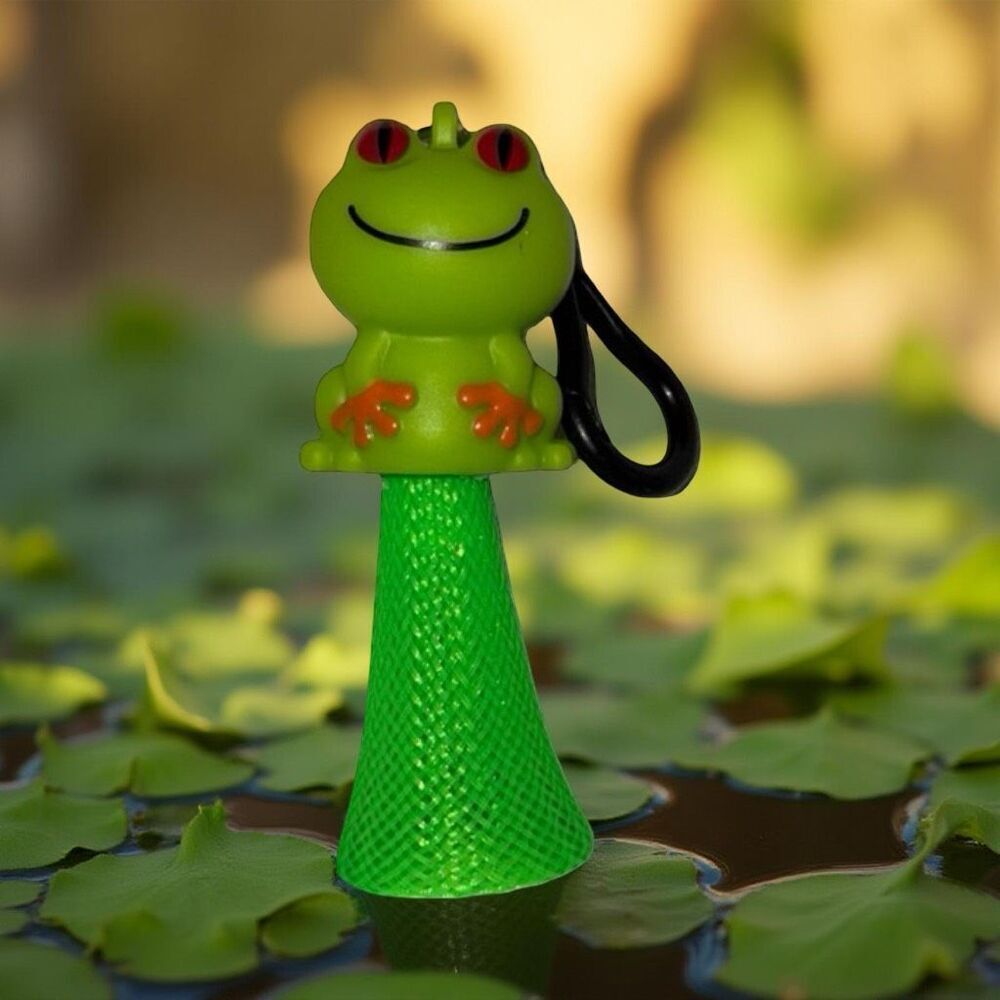 NWOT Funny Stick Jump Scare Frog Key Holder Backpack Clip B20